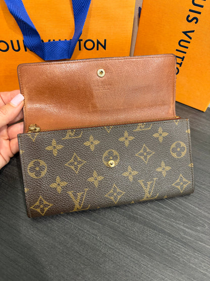 #1101-02 LOUIS VUITTON Monogram Wallet with Removable Chain