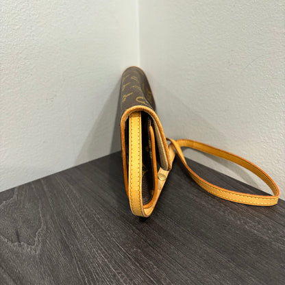 #308 LOUIS VUITTON Twin Pochette PM