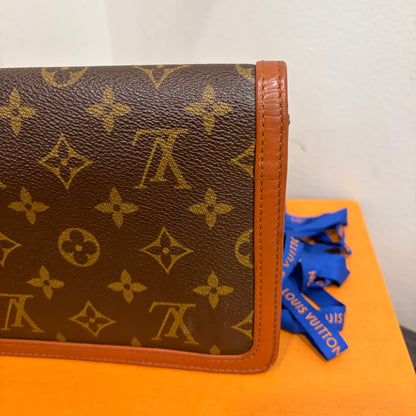 #8243 LOUIS VUITTON Monogram Dame 26 with Removable Chain