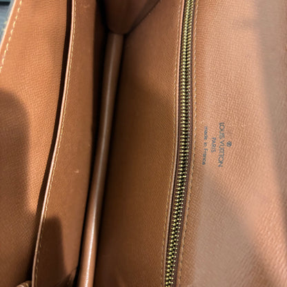 8872 LOUIS VUITTON Dame 29