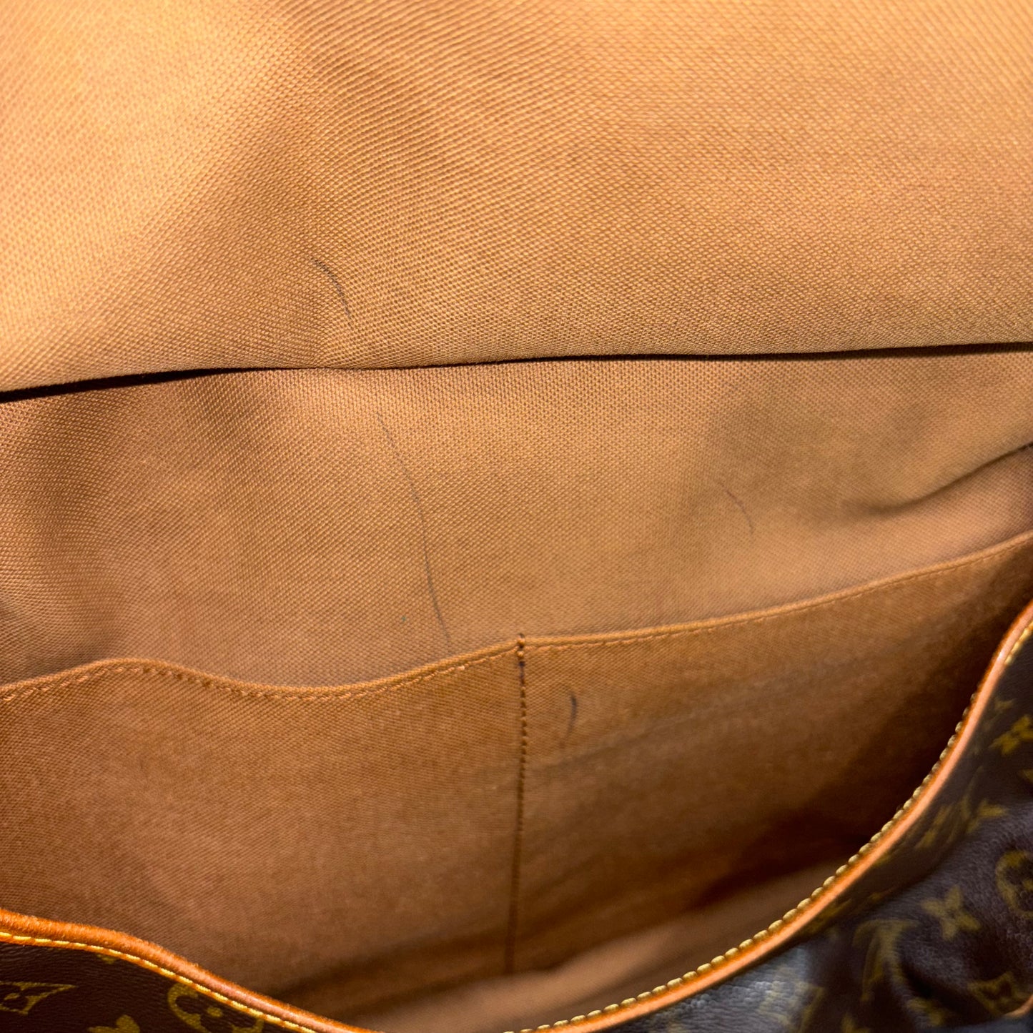 #343 LOUIS VUITTON Saumur 35