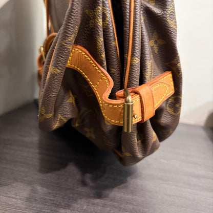 #8260 LOUIS VUITTON Saumur 35 Crossbody