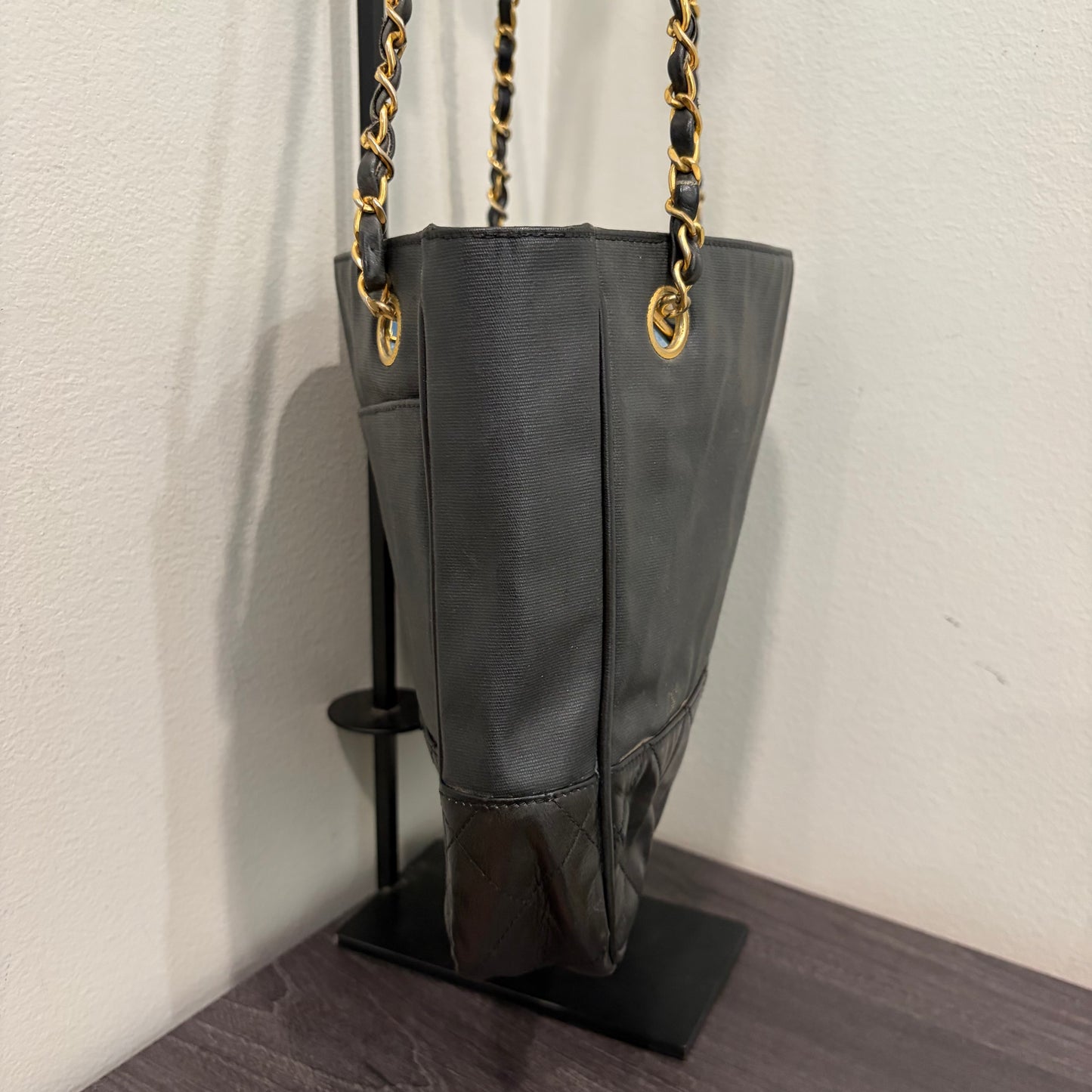 #1106 CHANEL Vintage Black Lambskin Tote