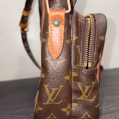 8911 LOUIS VUITTON Monogram Amazone MM Crossbody