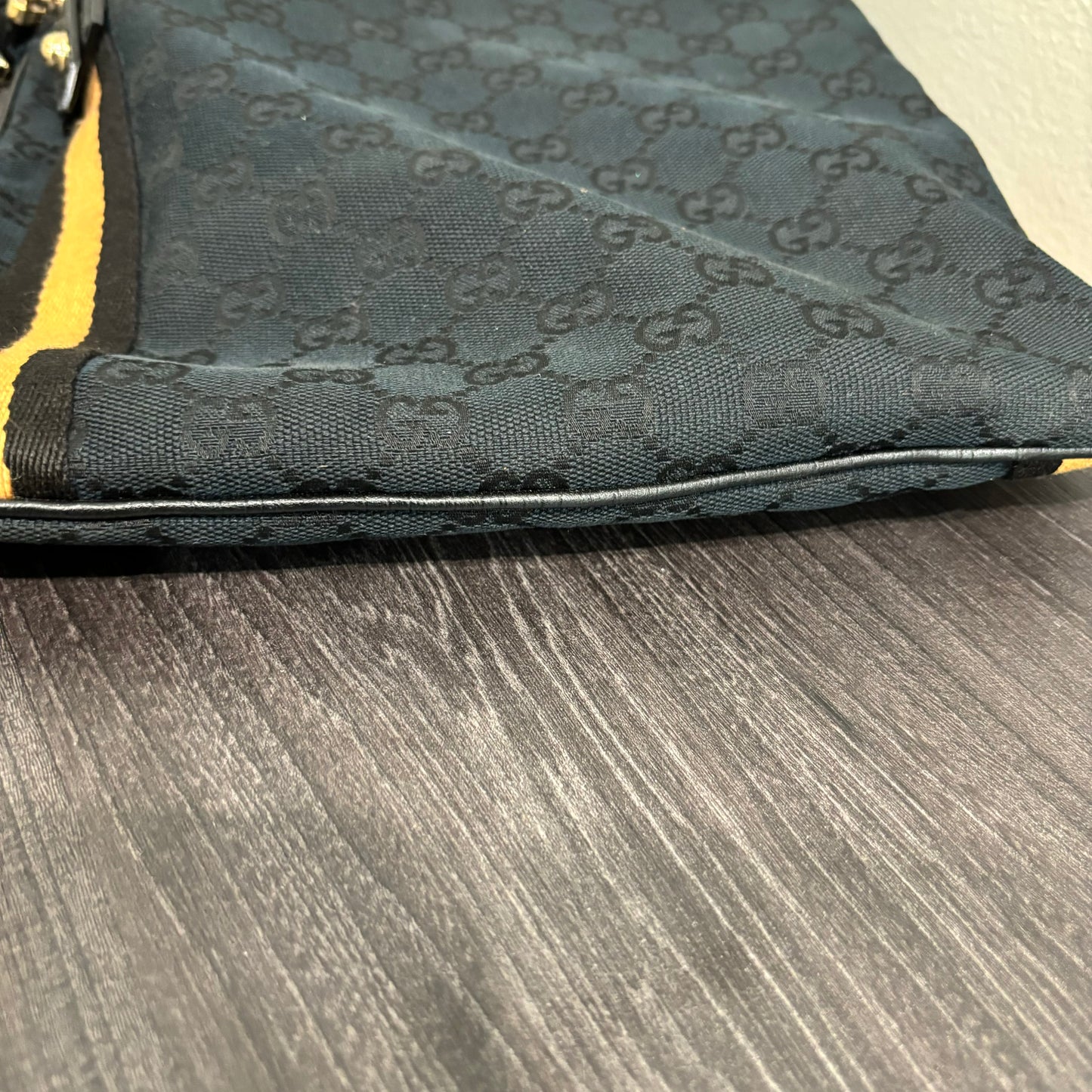 #293 GUCCI Crossbody
