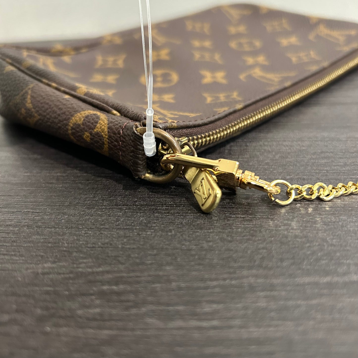 CLEARANCE #1009 LOUIS VUITTON Monogram Pochette
