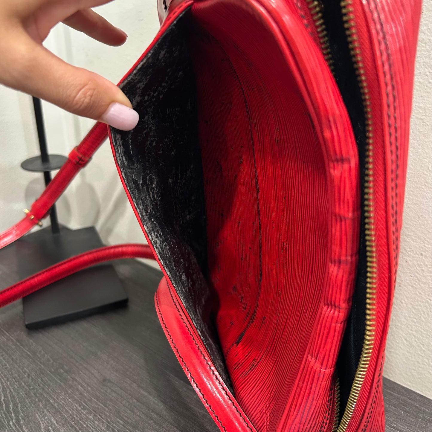 1078 LOUIS VUITTON Epi Trocadero 28