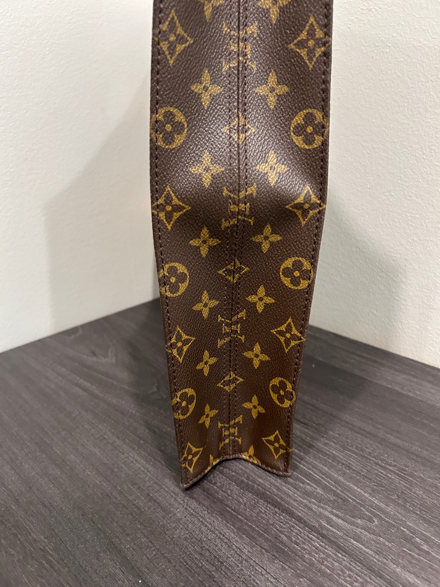 SOLD! Louis Vuitton Monogram Sac Plat