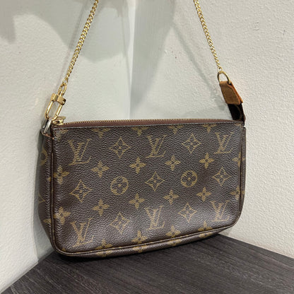 CLEARANCE #1006 LOUIS VUITTON Monogram Pochette