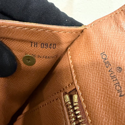 #8243 LOUIS VUITTON Monogram Dame 26 with Removable Chain