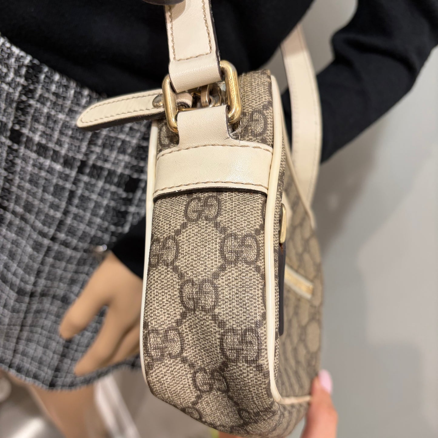 #8203 GUCCI Brown Canvas Crossbody
