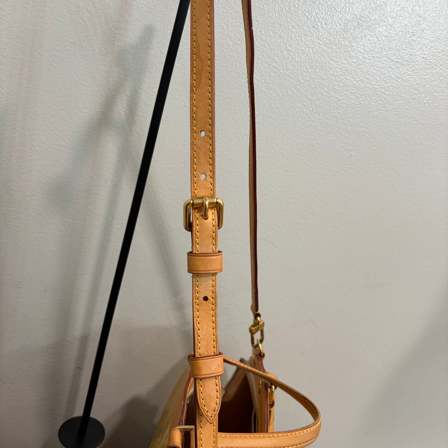 #9115 LOUIS VUITTON Yellow Vernis Brea MM with Original Vachetta Strap