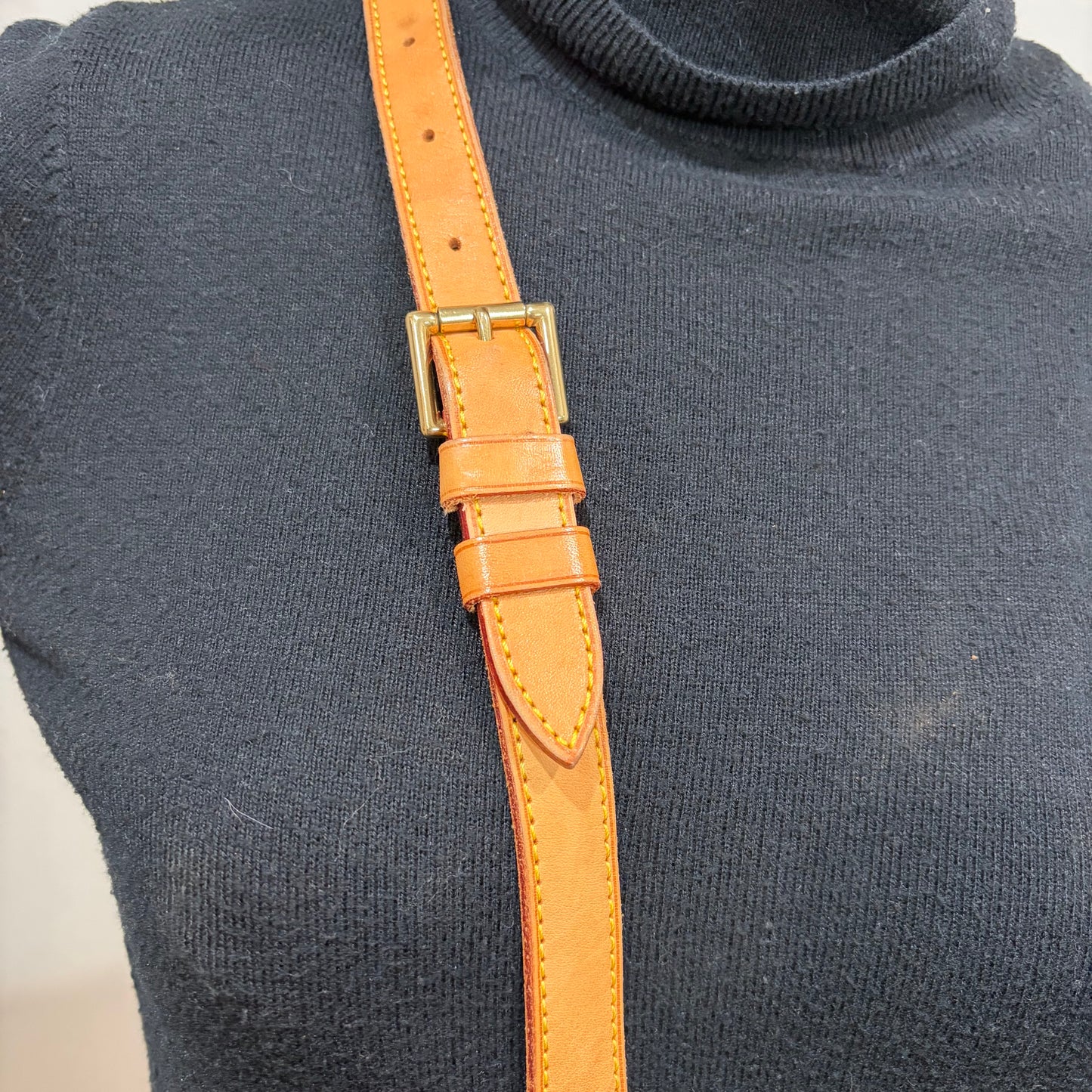 #8261 LOUIS VUITTON Musette GM