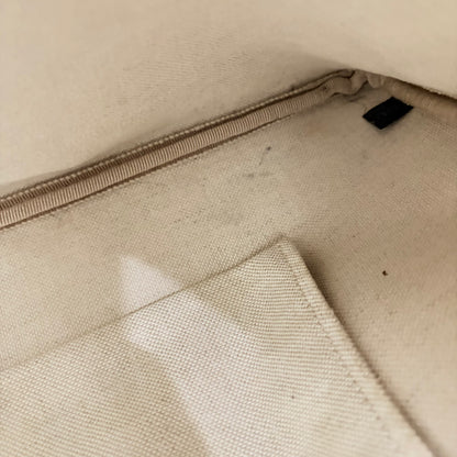 #8218 GUCCI Messenger