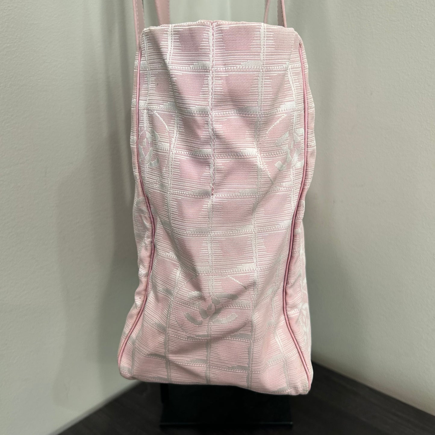 1014 CHANEL Travel Ligne Tote Pink