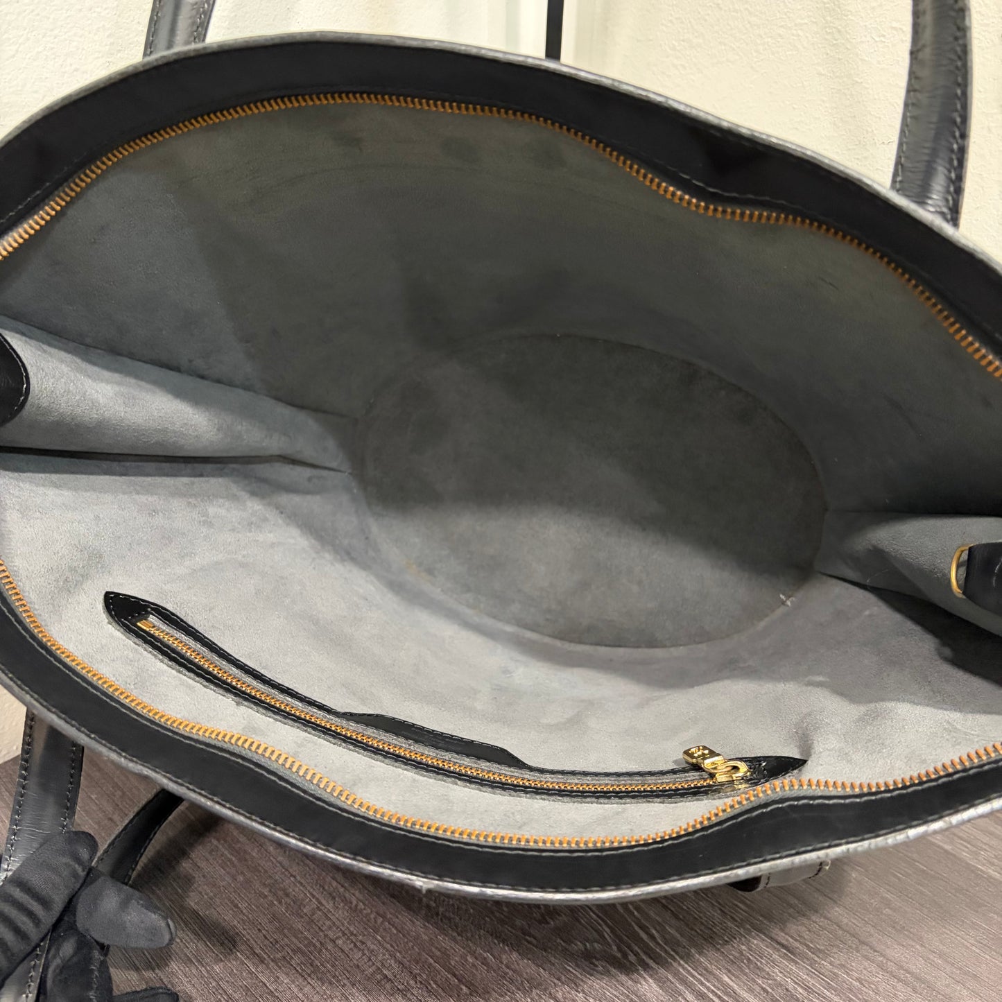 #8227 LOUIS VUITTON Epi Leather St Jacques GM