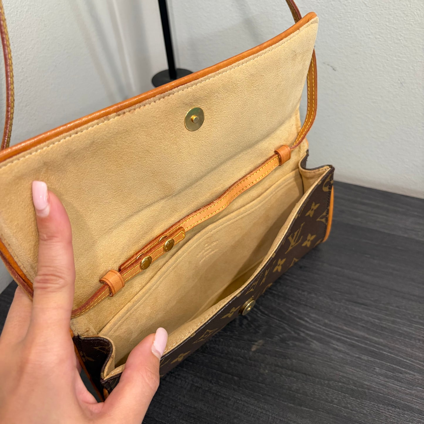#1109 LOUIS VUITTON Twin Pochette GM