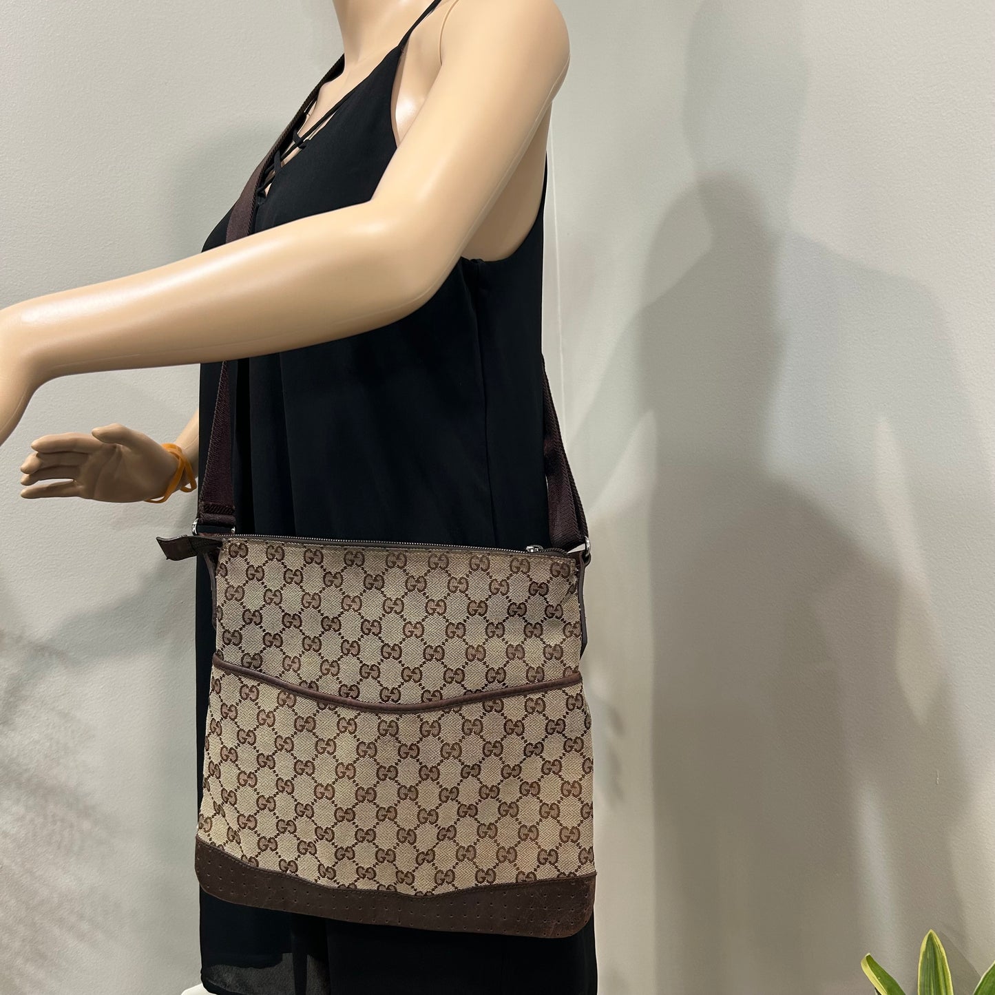 1013 GUCCI Messenger