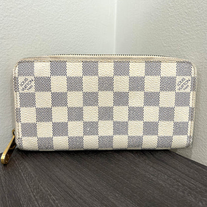 SOLD! Louis Vuitton Damier Zippy Wallet