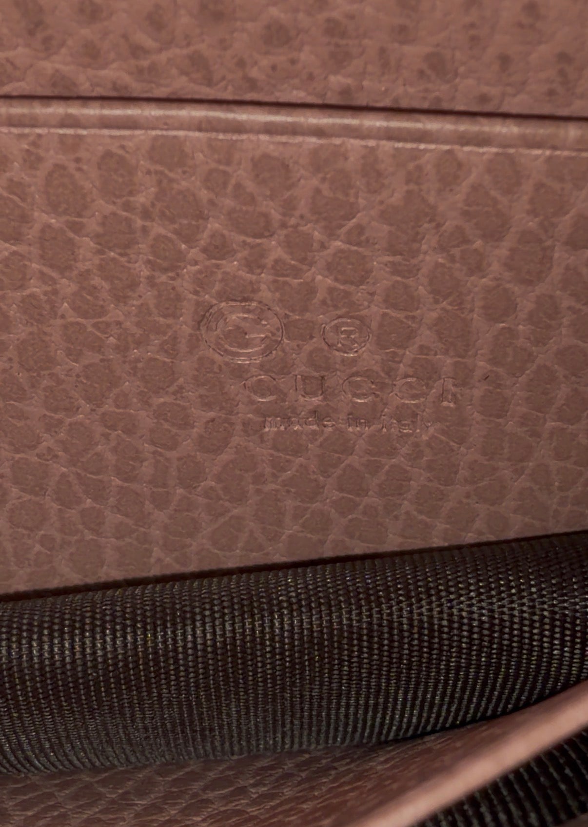 #9106 GUCCI Interlocking G Pink Leather Wallet on Chain