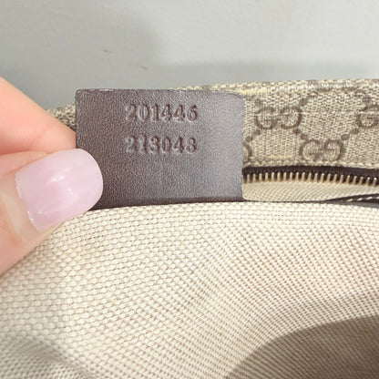 #8218 GUCCI Messenger