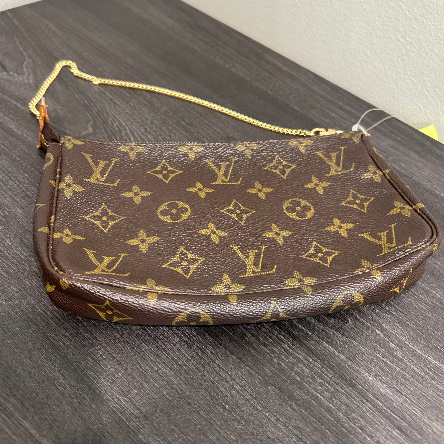CLEARANCE #1005 LOUIS VUITTON Monogram Pochette