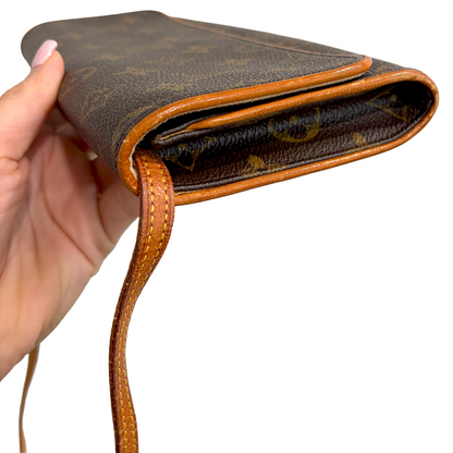 #8211 LOUIS VUITTON Monogram Twin Pochette GM