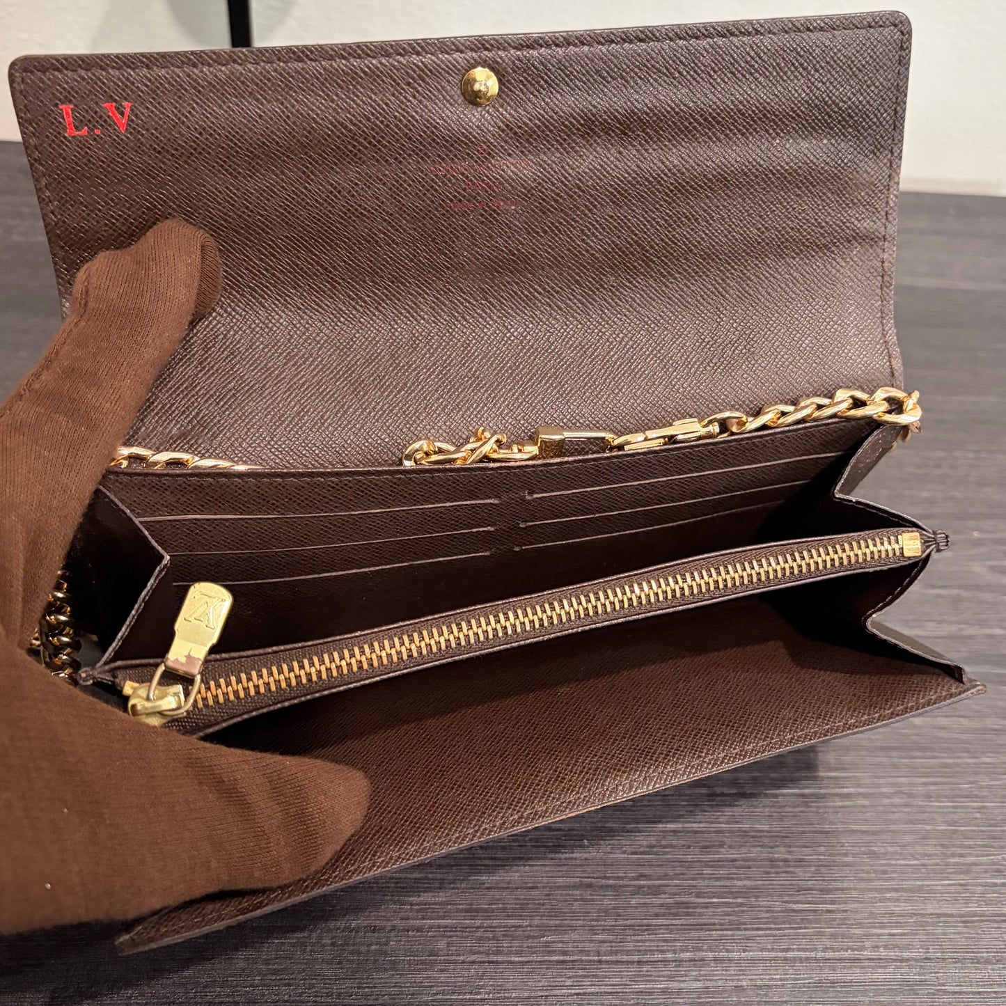 8855 LOUIS VUITTON Damier Ebene Sarah Wallet