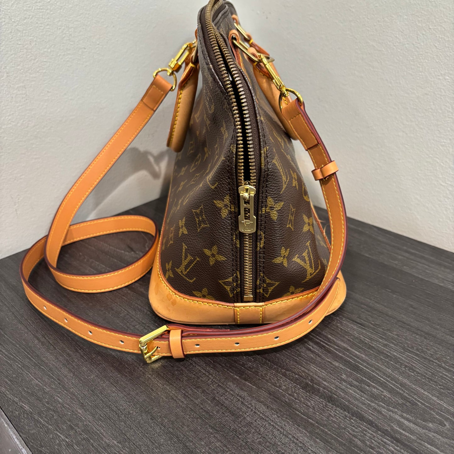 CLEARANCE #348 LOUIS VUITTON Alma PM
