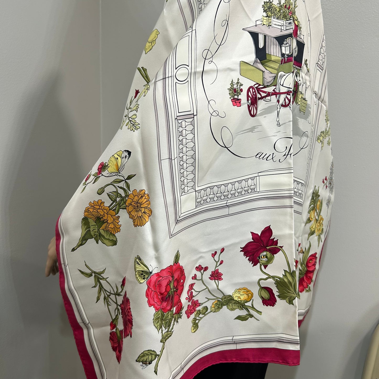 4001 HERMÈS 90cm Silk Scarf MSRP $620