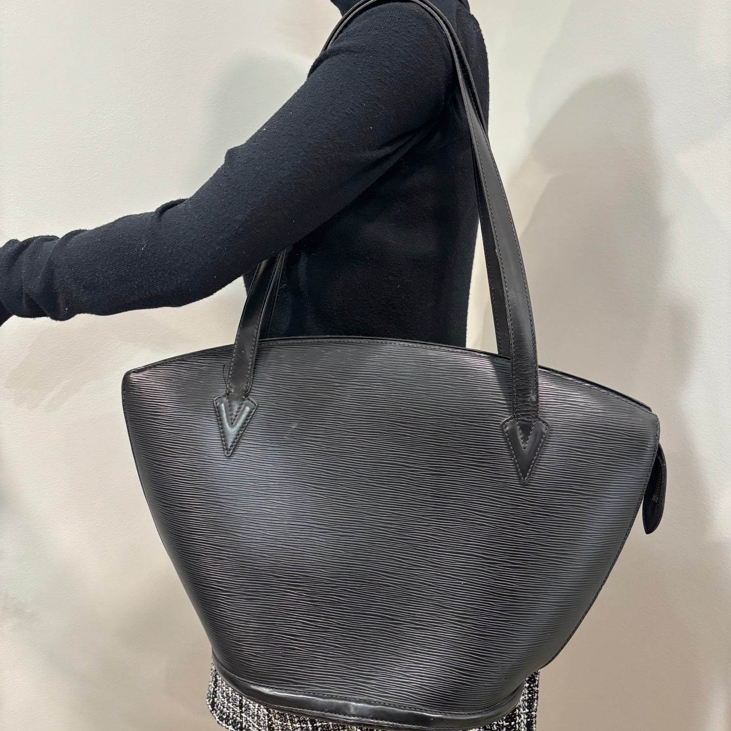 1119 LOUIS VUITTON Saint Jacques GM