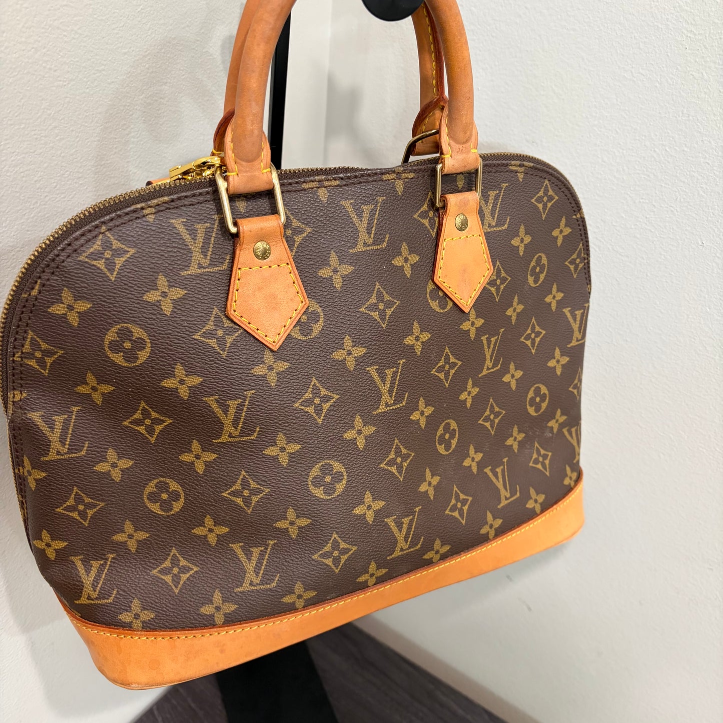 #8217 LOUIS VUITTON Alma PM