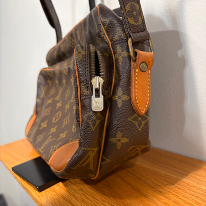 #108 LOUIS VUITTON Nile Crossbody