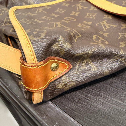 #8213 LOUIS VUITTON Monogram Saumur 35 Crossbody