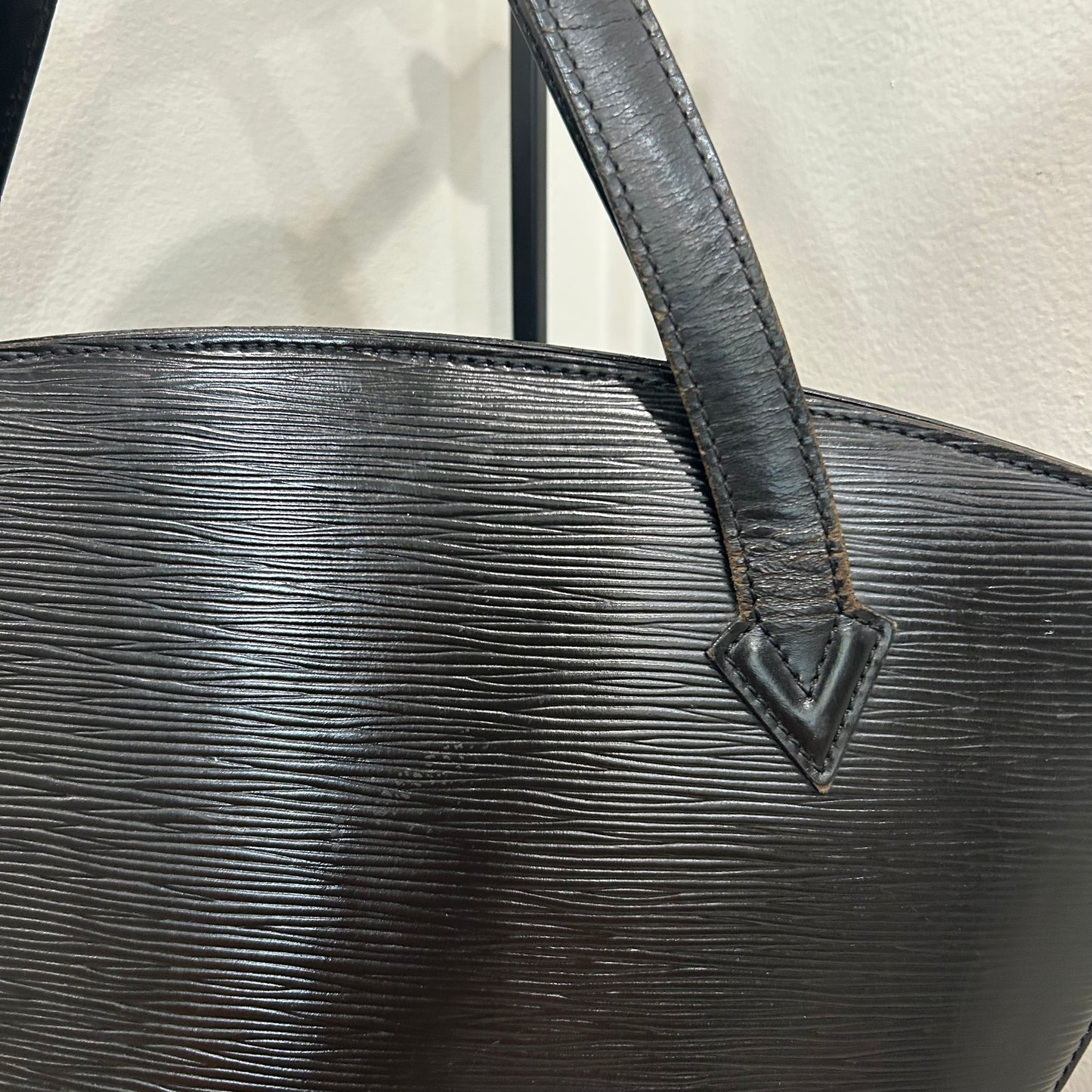 1079 LOUIS VUITTON Epi Saint Jacques PM
