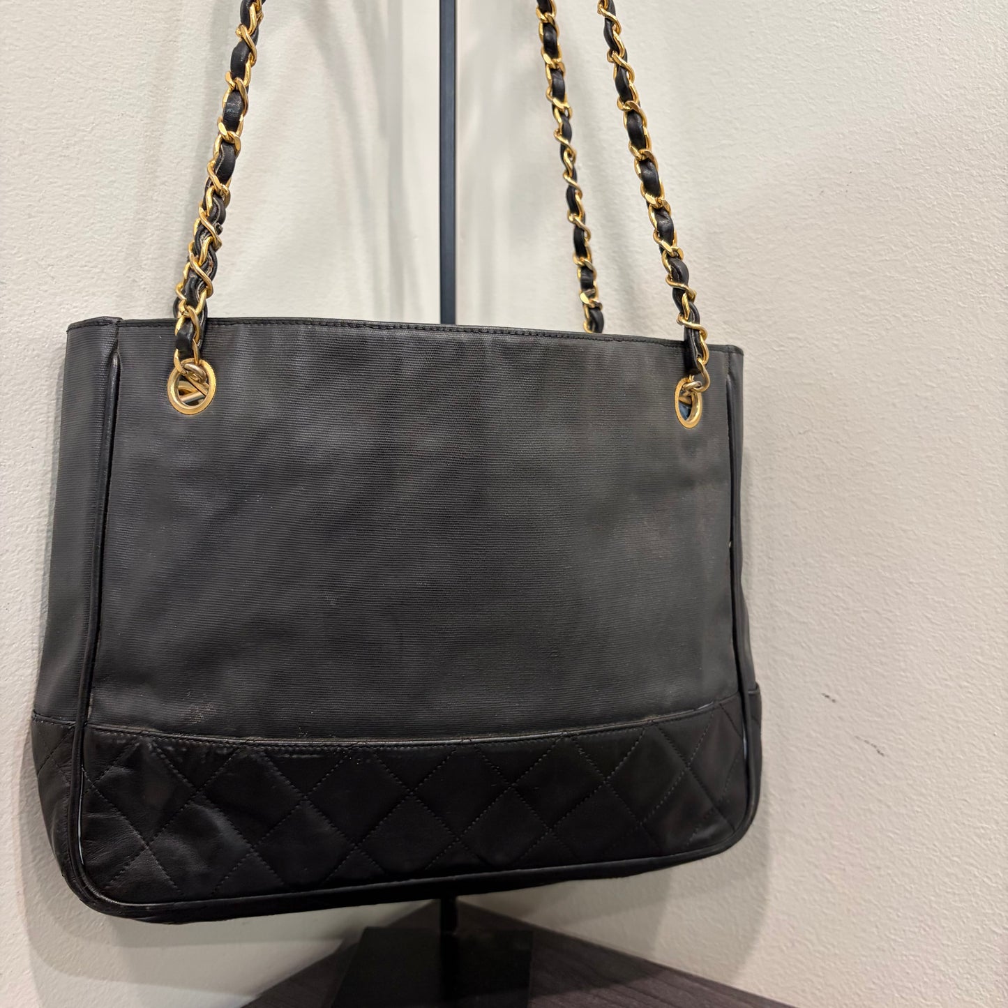 #1106 CHANEL Vintage Black Lambskin Tote