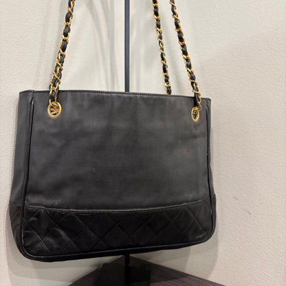 #1106 CHANEL Vintage Black Lambskin Tote