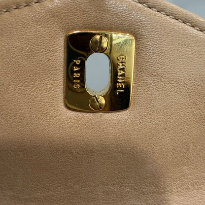 #1103 CHANEL Vintage Beige Lambskin Belt Bag