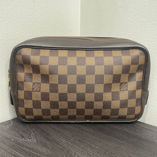 SOLD! Louis Vuitton Damier Pouch