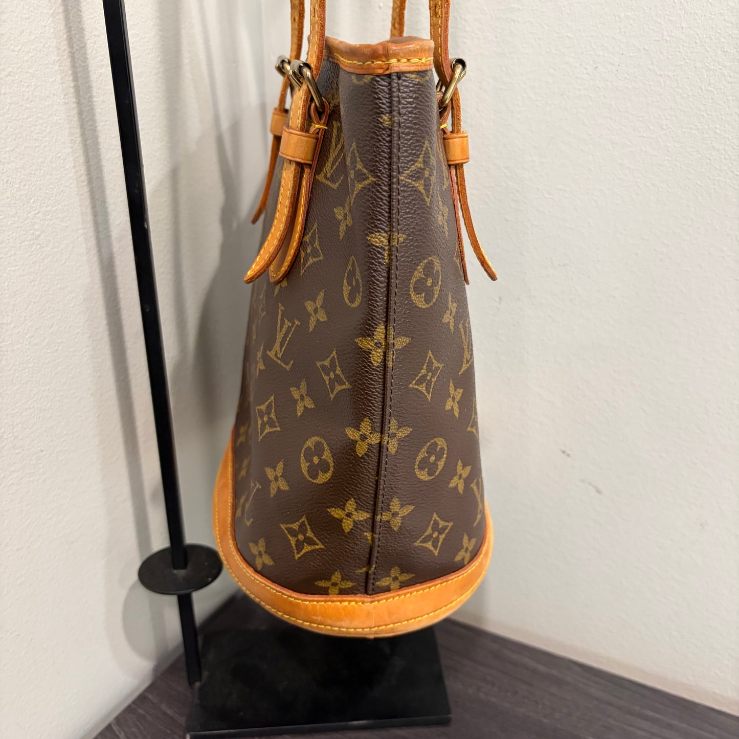 #1710 LOUIS VUITTON Monogram Bucket PM
