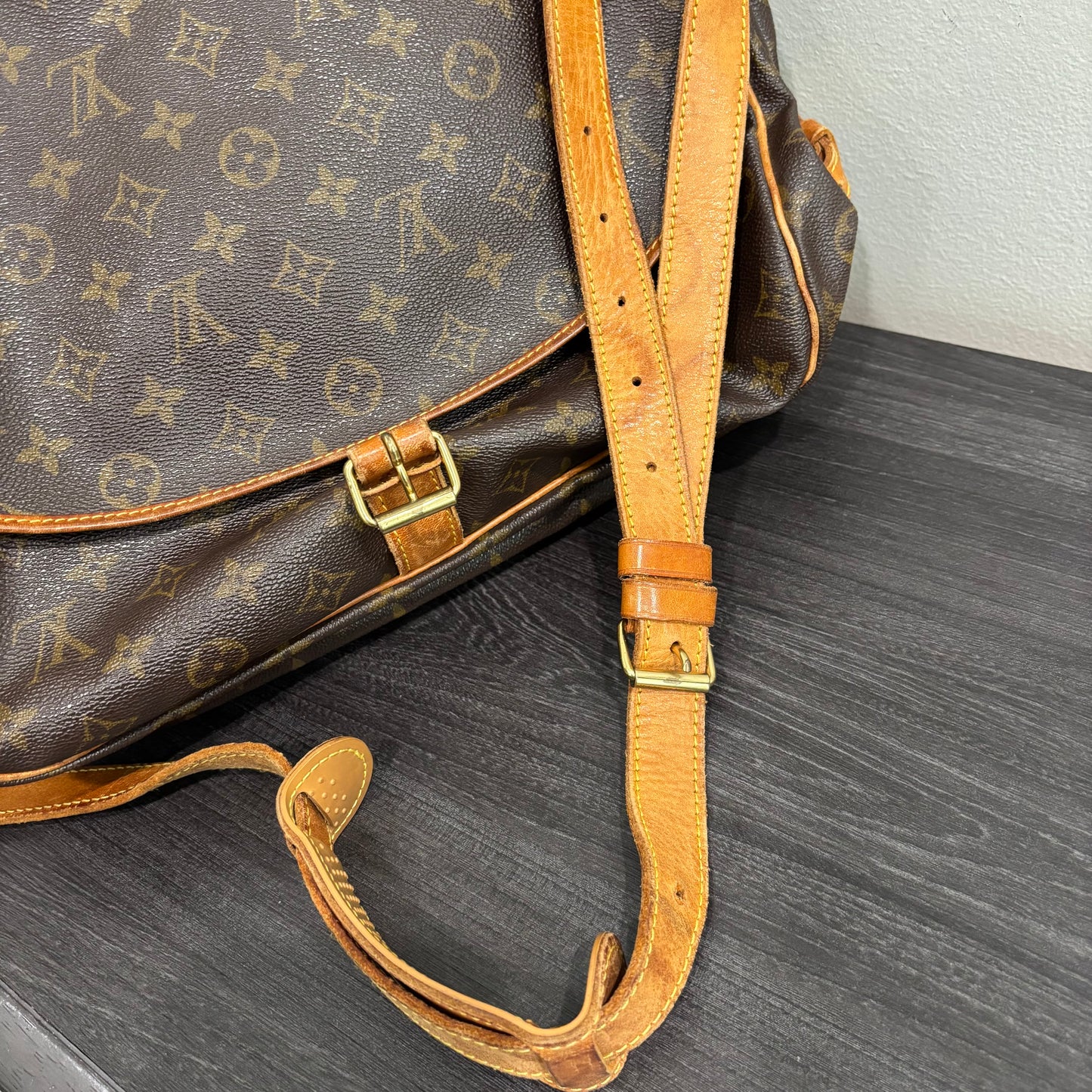 #343 LOUIS VUITTON Saumur 35