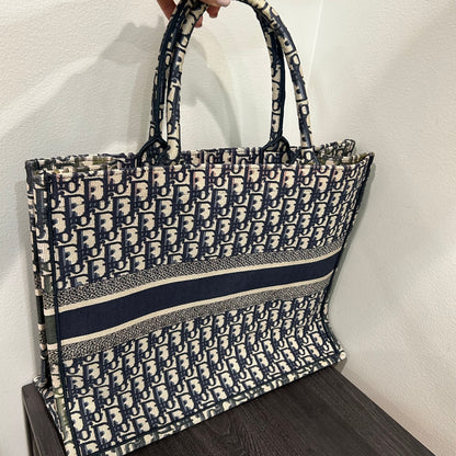 CLEARANCE CHRISTIAN DIOR Large Book Tote #271 (MSRP $3520)