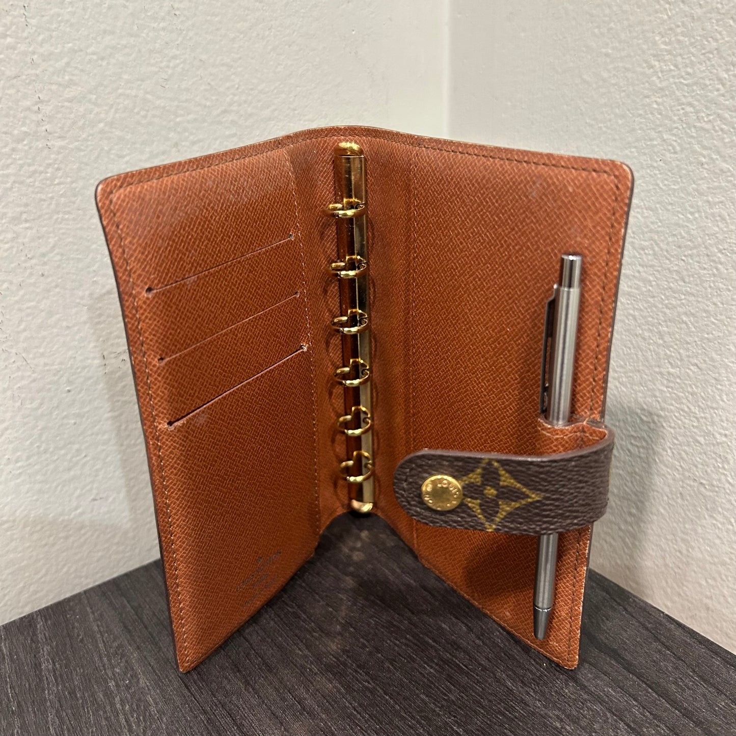 1004 LOUIS VUITTON Agenda PM MSRP $505 (TOP PICK!)