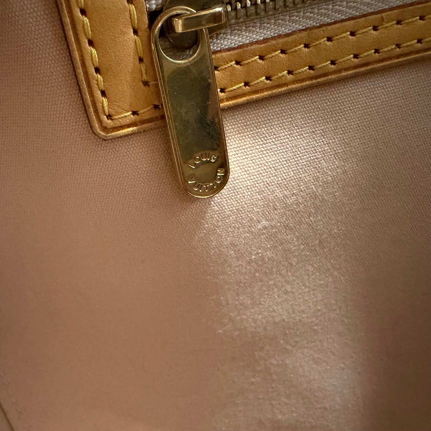 #9115 LOUIS VUITTON Yellow Vernis Brea MM with Original Vachetta Strap