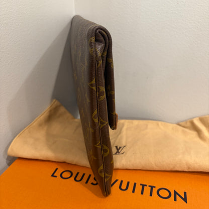 #8006 LOUIS VUITTON Monogram Vintage Pochette Pliante (RARE!)