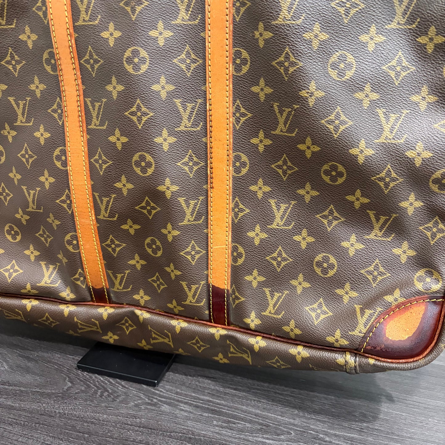 8863 LOUIS VUITTON Sirius 50 Luggage