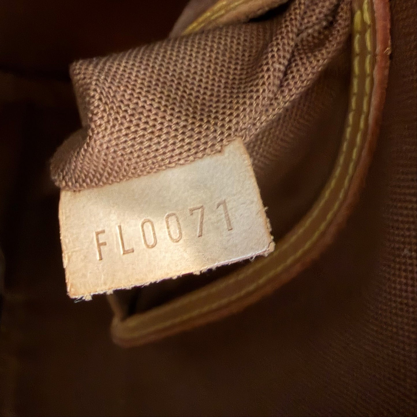 #9116 LOUIS VUITTON Alma PM