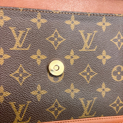 #1101-08 LOUIS VUITTON Monogram Dame 28 with Removable Chain