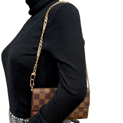 8859 LOUIS VUITTON Damier Ebene Sarah Wallet