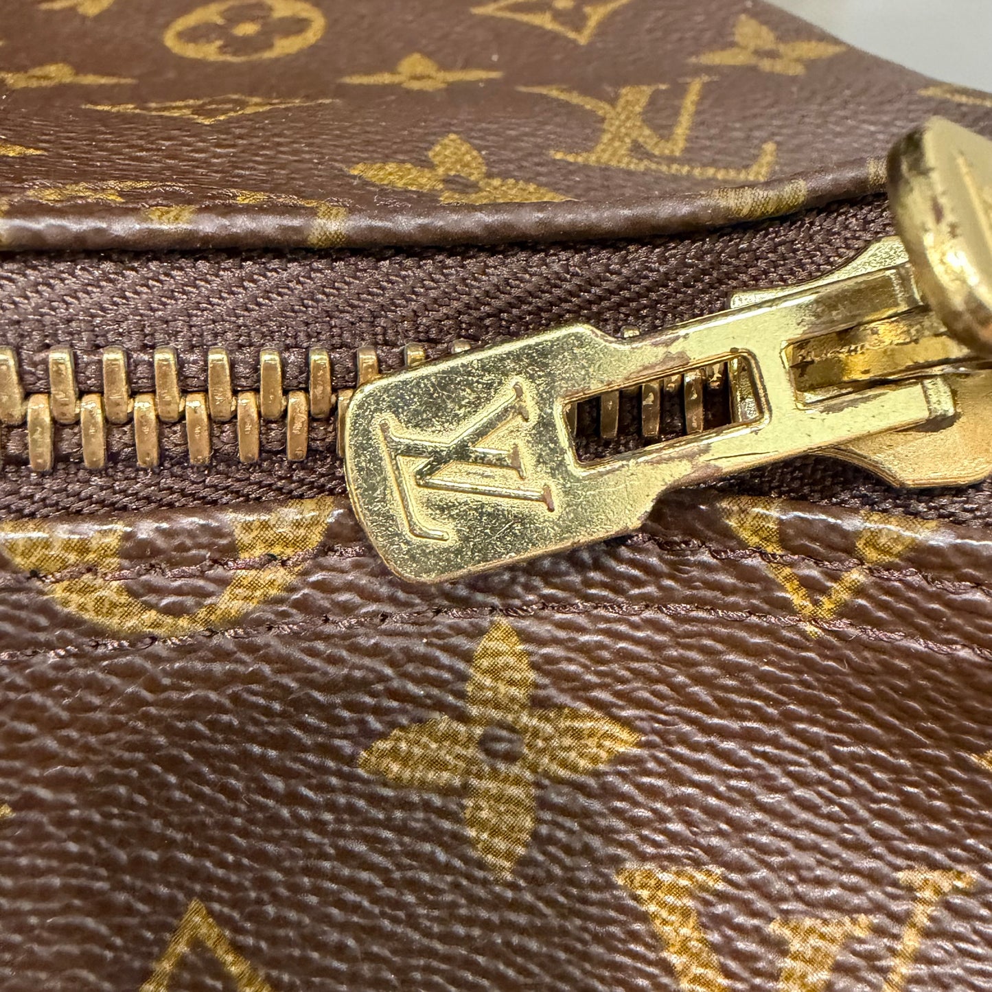 #1113 LOUIS VUITTON Monogram Keepall 55 Duffle